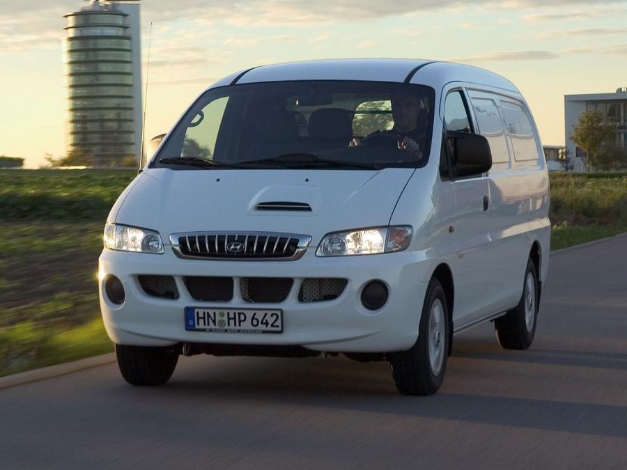  Hyundai H-1 Van 1997 года  (фото 10 из 16)